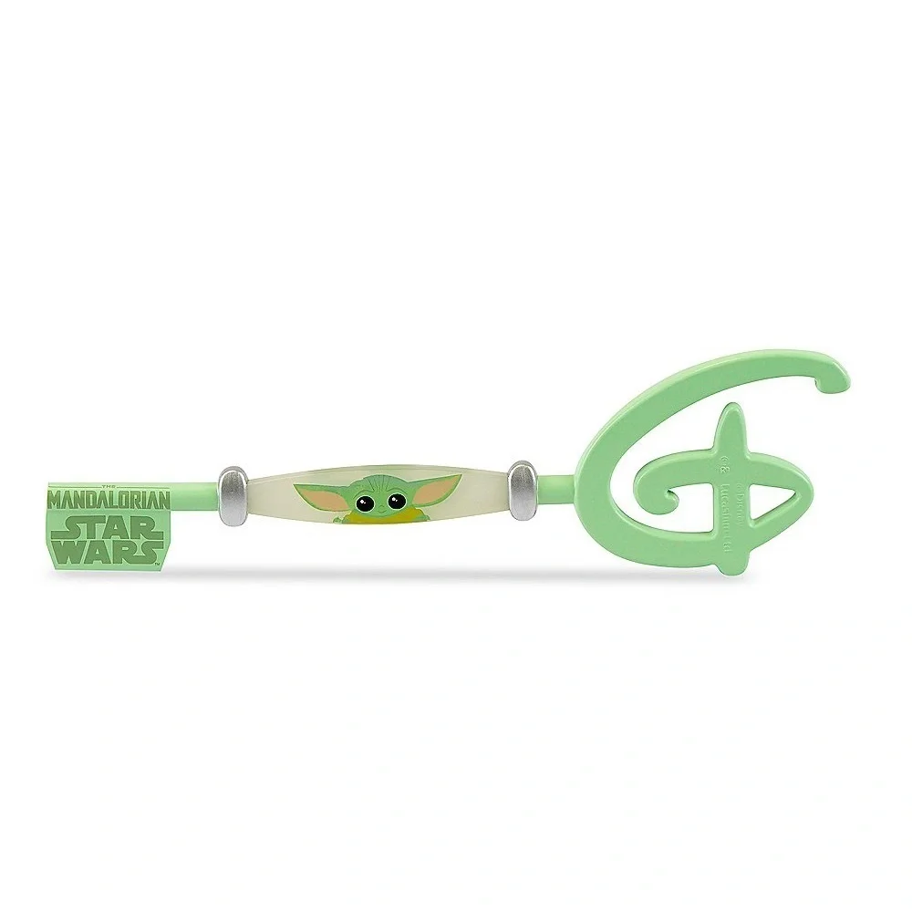 DISNEY STAR WARS Mandalorian Child Collectible Key
